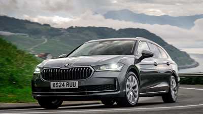 Skoda Superb iV - driving in the mountains