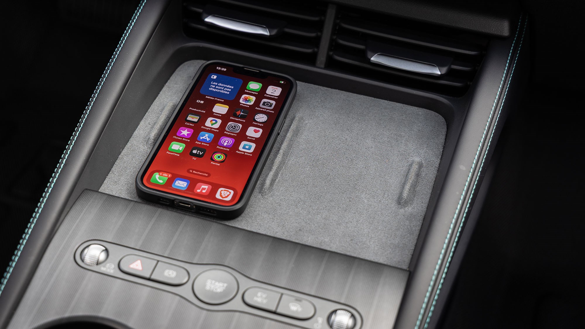 BYD Seal 6 DM-i saloon (2025) review: wireless smartphone charger