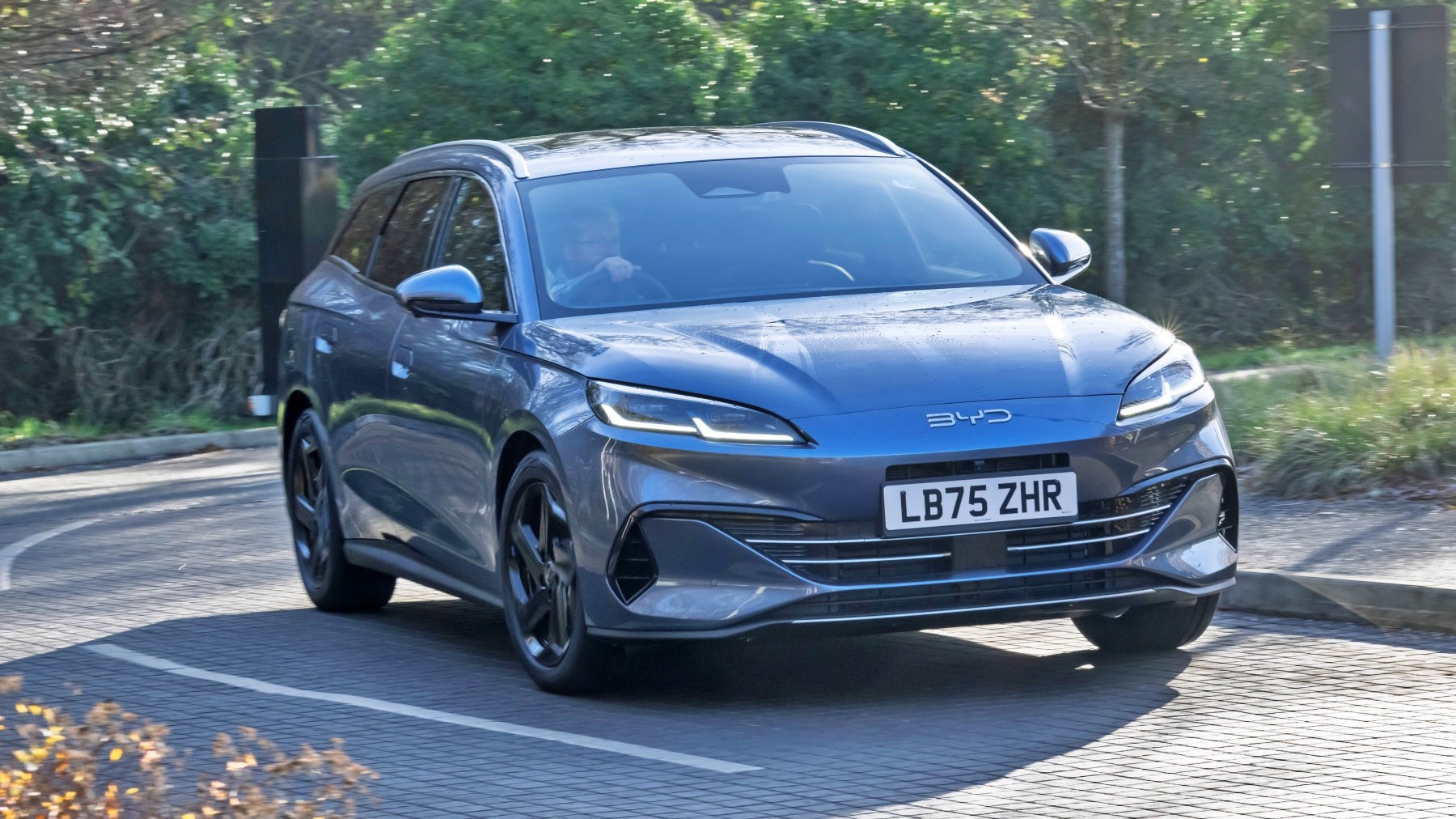 BYD Seal 6 Touring front cornering