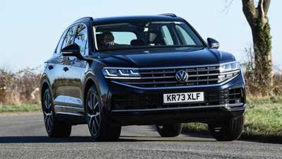 Volkswagen Touareg front cornering