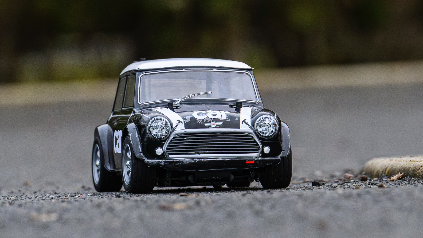 Tamiya MB-01 Mini Cooper Racing front cornering
