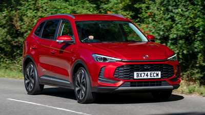 MG ZS Hybrid front cornering