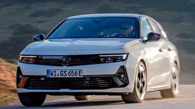 Vauxhall Astra GSe front cornering