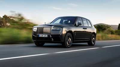 Rolls-Royce Cullinan Black Badge Series II: on the road