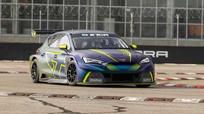 Cupra Leon e-Racer driving