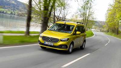 Mercedes-Benz T-Class front driving