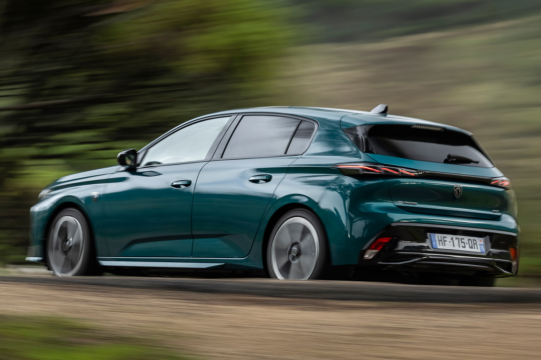 Peugeot E-308 rear motion 